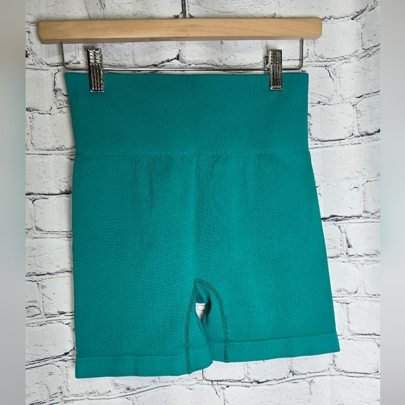OQQ Pants - OQQ Teal High-Waisted Women Shorts Size Medium